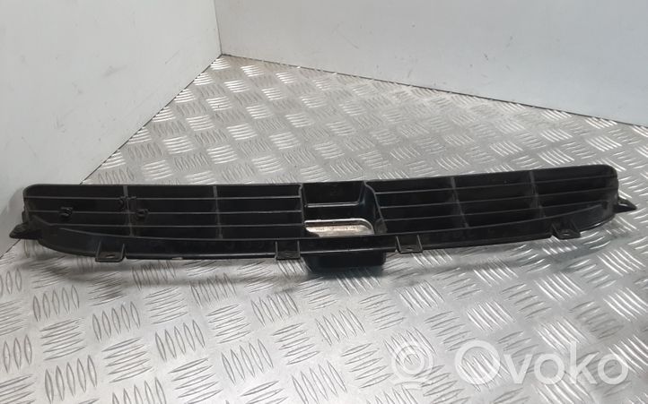 Seat Cordoba (6K) Maskownica / Grill / Atrapa górna chłodnicy 6K0853675L