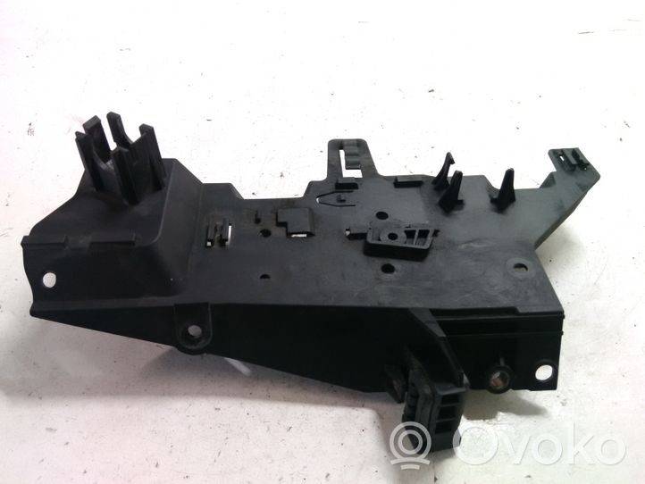 BMW 1 F20 F21 Altra parte del motore 7811112