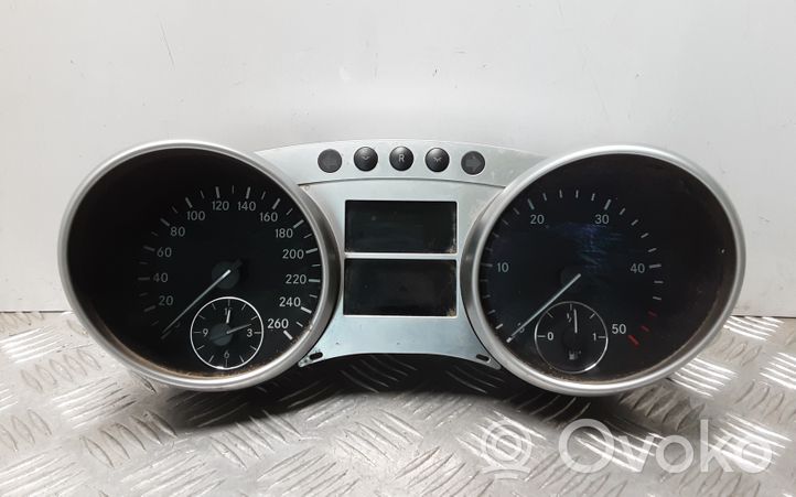 Mercedes-Benz R W251 Spidometras (prietaisų skydelis) A2515400648