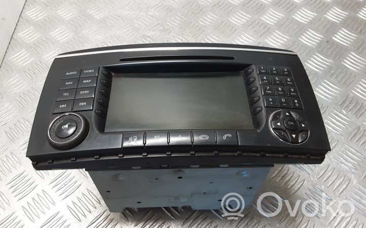 Mercedes-Benz R W251 Radio / CD/DVD atskaņotājs / navigācija A2518200979