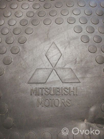 Mitsubishi Outlander Tappetino di rivestimento del bagagliaio/baule di gomma MZ314878