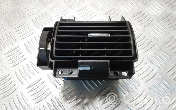 Ford Transit Kojelaudan sivutuuletussuuttimen kehys 8C1119C682AA