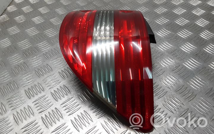 Mercedes-Benz B W245 Lampa tylna A1698202664