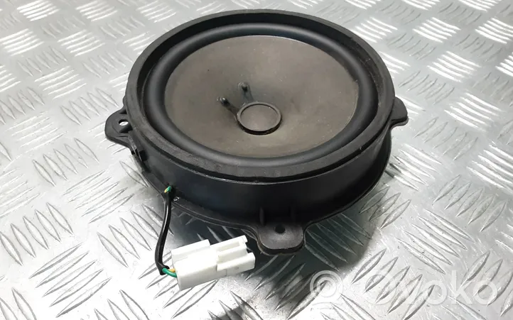 Chevrolet Captiva Takaoven kaiutin 25907868