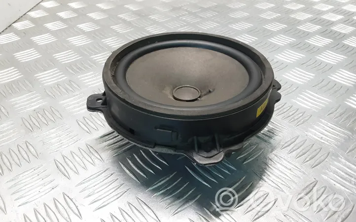 Chevrolet Captiva Enceinte de porte arrière 25907868