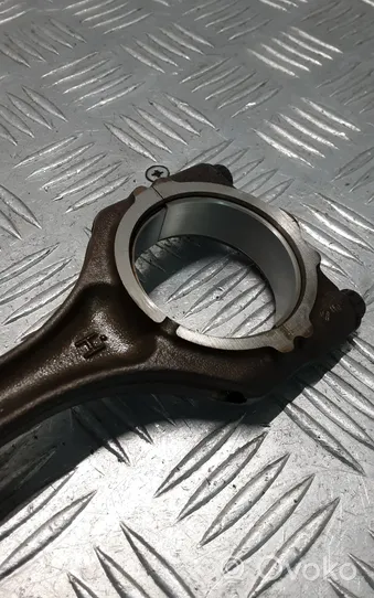 Mitsubishi Outlander Piston with connecting rod 4J11