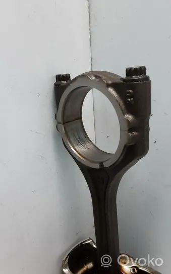 Mitsubishi Outlander Piston with connecting rod 4J11