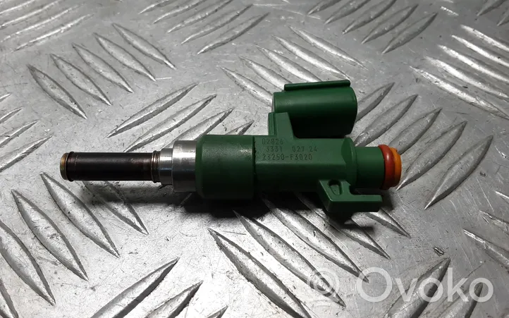 Toyota Yaris XP210 Injecteur de carburant 23250F3020