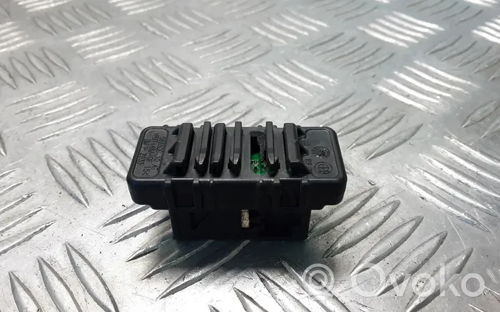 BMW X1 F48 F49 Módulo de control Gateway 6807395