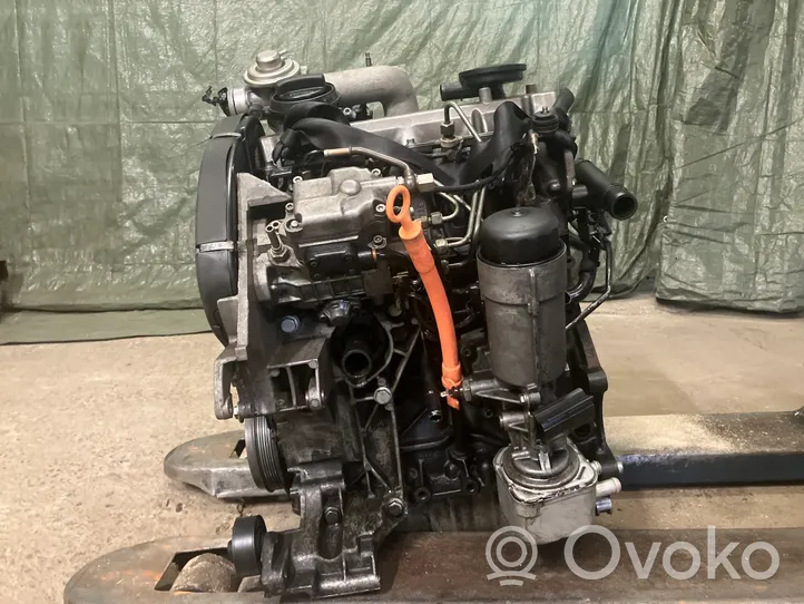 Volkswagen Golf IV Двигатель AHF