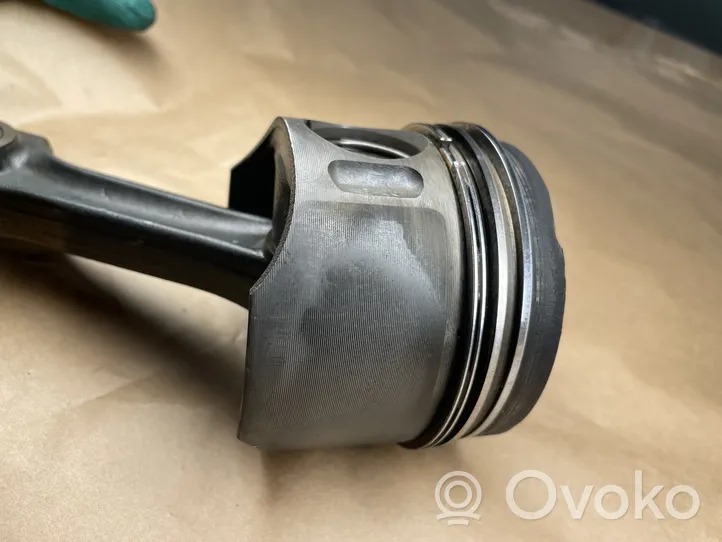 Mercedes-Benz E W210 Piston with connecting rod A6110300517