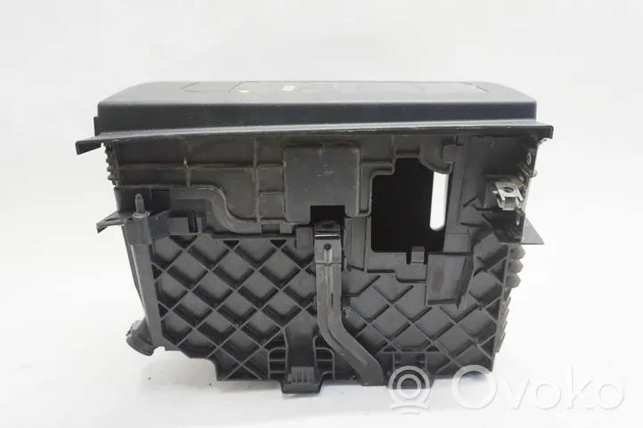 Opel Vivaro Battery box tray 