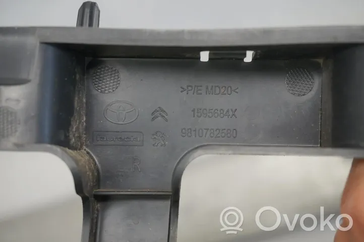 Opel Vivaro Välijäähdyttimen ilmanohjauksen ilmakanava 9810782680