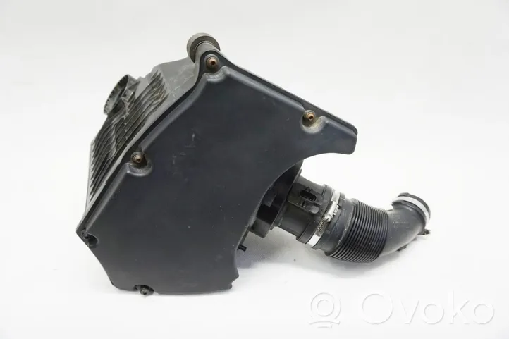 Audi A4 S4 B9 8W Obudowa filtra powietrza 8W0133835D