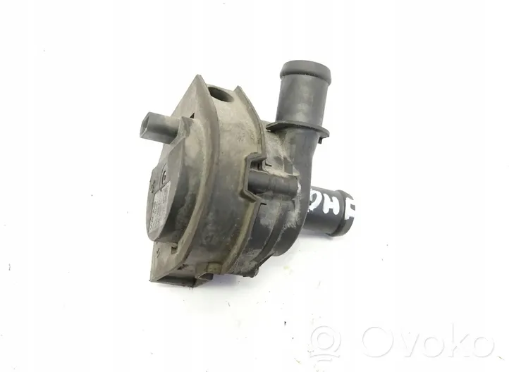 Volkswagen Golf VIII Pompe à eau de liquide de refroidissement 5Q0965567