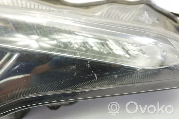 Toyota GT 86 Lampa przednia 3900060082