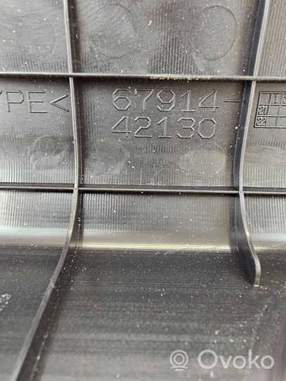 Toyota RAV 4 (XA50) Etuoven kynnyksen suojalista 6791442130