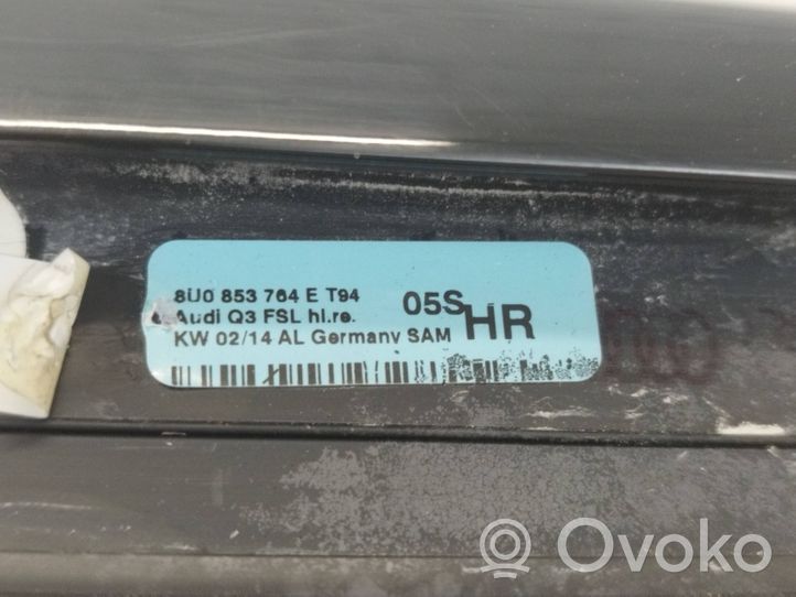 Audi Q3 8U Listón embellecedor de la ventana de la puerta trasera 8U0853764E