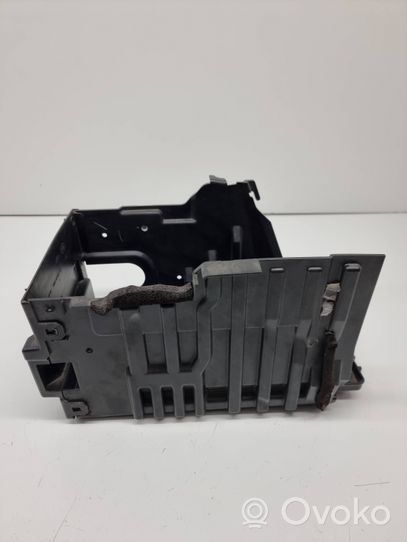 Land Rover Evoque II Vassoio scatola della batteria K8D210723A