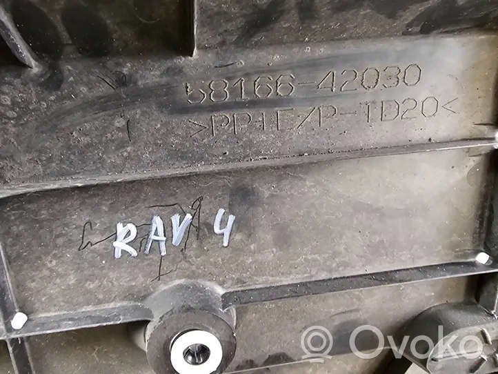 Toyota RAV 4 (XA50) Vidurinė dugno apsauga 5816642030