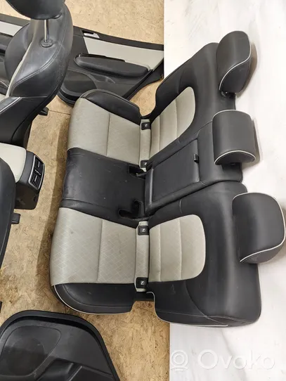 KIA Sportage Set di rivestimento sedili e portiere 