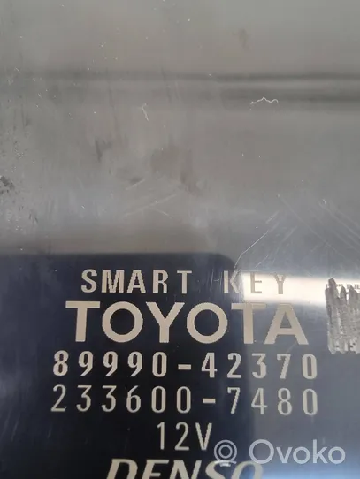 Toyota RAV 4 (XA50) Moduł / Sterownik systemu uruchamiania bezkluczykowego 8999042370