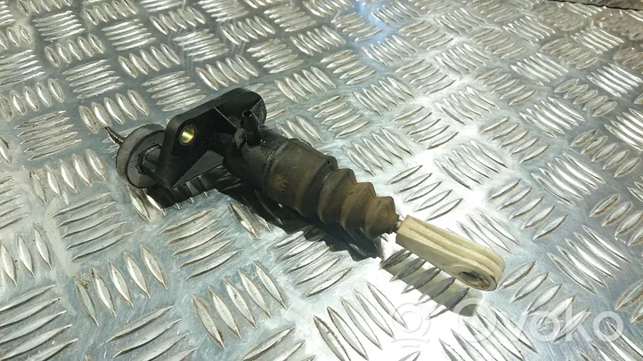 Volkswagen PASSAT B5 Clutch slave cylinder 8E1721401