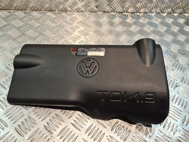 Volkswagen PASSAT B3 Engine cover (trim) 028103935A