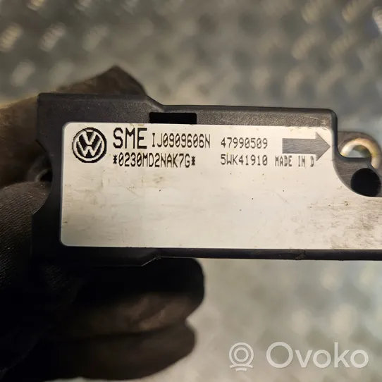 Volkswagen PASSAT B5 Oro pagalvių smūgio daviklis SMEIJ0909606N