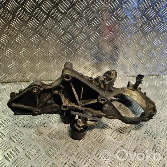 Renault Laguna II Soporte del alternador 8200154164