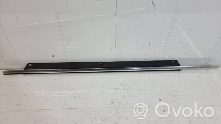 Audi Q7 4L Moulure de vitre de la porte avant 4L0853283