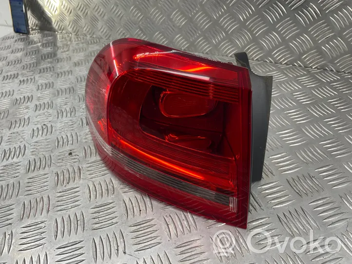 Volkswagen Touareg II Lampa tylna 7P6945095D