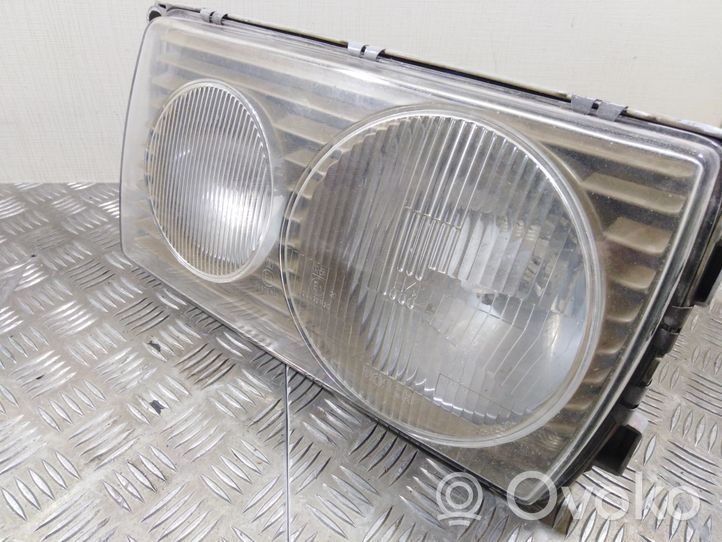 Mercedes-Benz W123 Phare frontale 24432R19