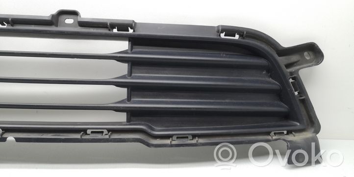 Mitsubishi Outlander Grille inférieure de pare-chocs avant 4B45X6402A233
