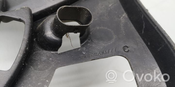 Peugeot 307 Grille calandre supérieure de pare-chocs avant 9653500777