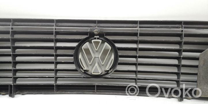 Volkswagen Transporter - Caravelle T3 Maskownica / Grill / Atrapa górna chłodnicy 251853653E