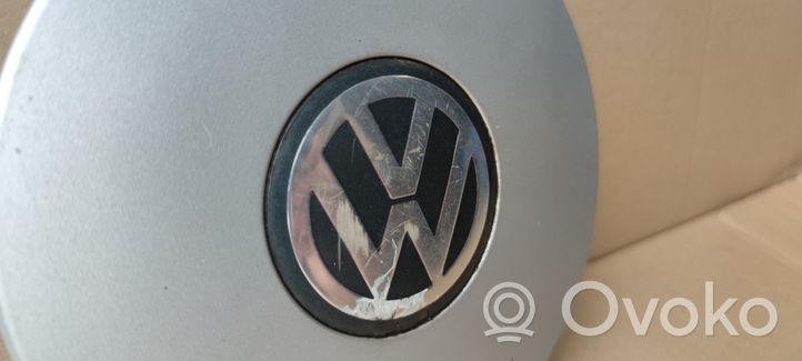 Volkswagen Polo III 6N 6N2 6NF Rūpnīcas varianta diska centra vāciņš (-i) 6N0601149E