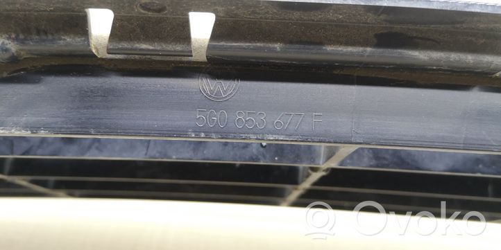 Volkswagen Golf VII Etupuskurin alempi jäähdytinsäleikkö 5G0853677F