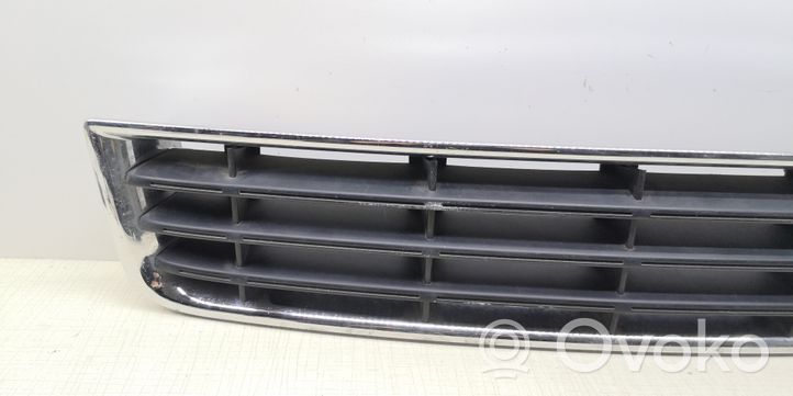Audi A8 S8 D3 4E Mascherina inferiore del paraurti anteriore 4E0807683A