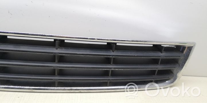 Audi A8 S8 D3 4E Grille inférieure de pare-chocs avant 4E0807683A