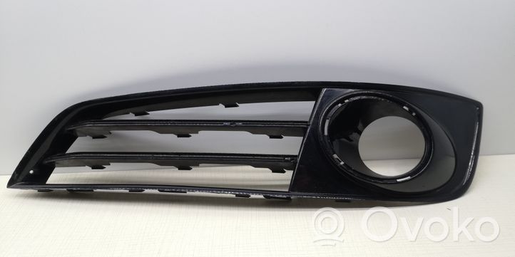 Audi A8 S8 D4 4H Priešrūkinio žibinto apdaila/ grotelės 4H0807679