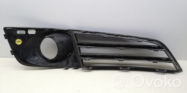 Audi A8 S8 D4 4H Priešrūkinio žibinto apdaila/ grotelės 4H0807679