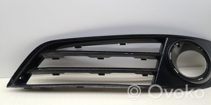 Audi A8 S8 D4 4H Priešrūkinio žibinto apdaila/ grotelės 4H0807679