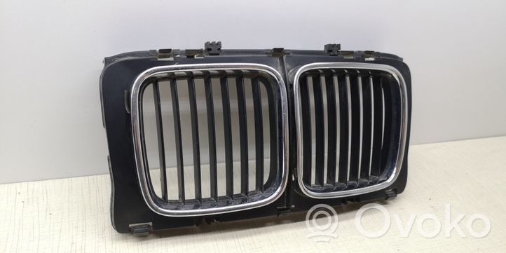 BMW 5 E34 Atrapa chłodnicy / Grill 51131973825