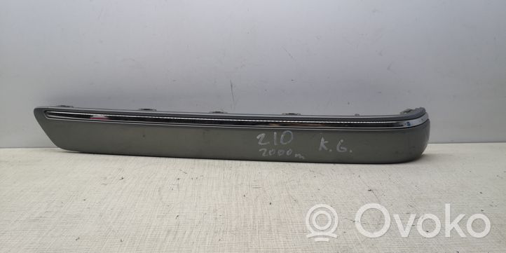 Mercedes-Benz E W210 Coin de pare-chocs arrière A2108852921