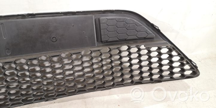 Ford Focus Grille de calandre avant 8M5117B968D