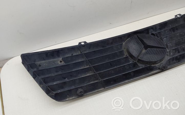 Mercedes-Benz Sprinter W901 W902 W903 W904 Atrapa chłodnicy / Grill 9018880123