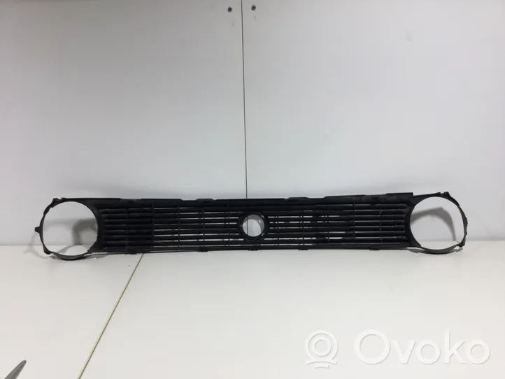 Volkswagen Polo II 86C 2F Grille calandre supérieure de pare-chocs avant 867853653E