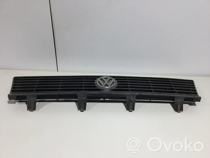 Volkswagen PASSAT B2 Front bumper upper radiator grill 321853653K