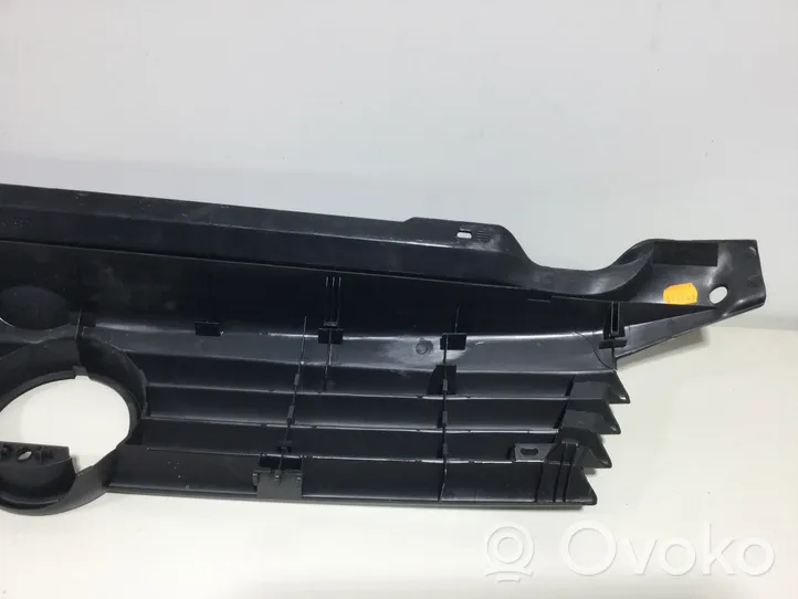 Volkswagen Transporter - Caravelle T4 Front bumper upper radiator grill 7D0853651